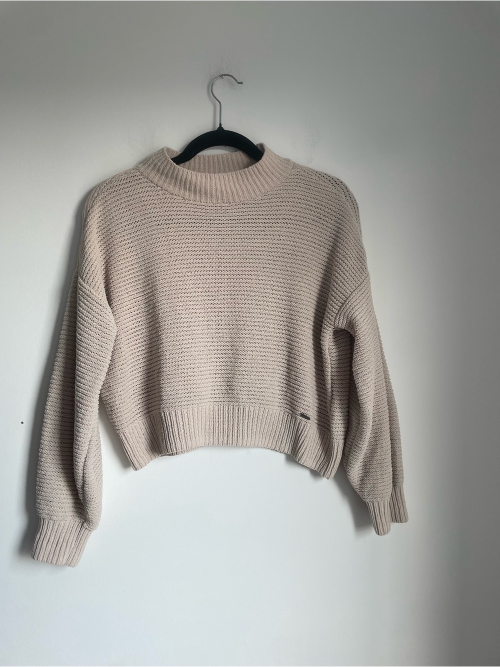 Hollister Cozy Crewneck Oversized Cropped Mock neck Sweater in Oatmeal Size XS